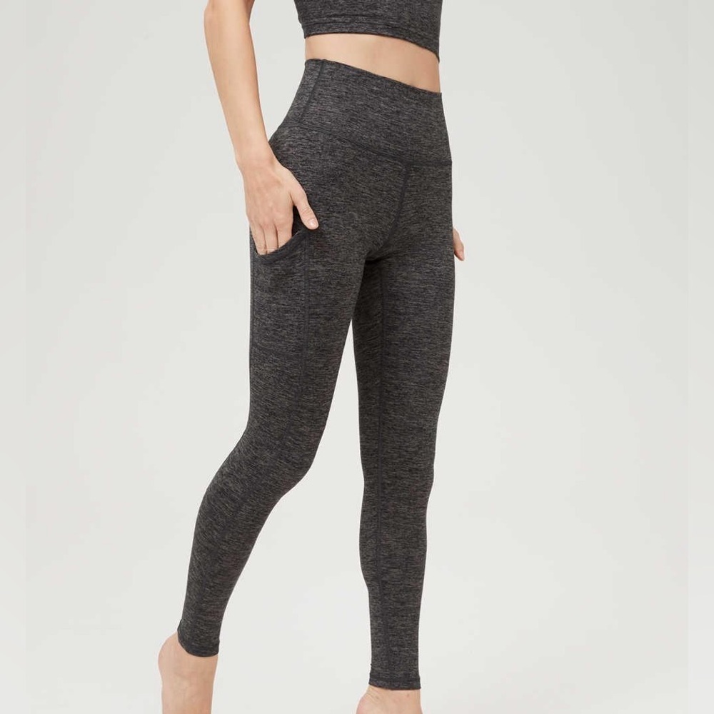 Aerie - The Hugger High Waisted Pocket Legging in Size S - Picture 1 of 9